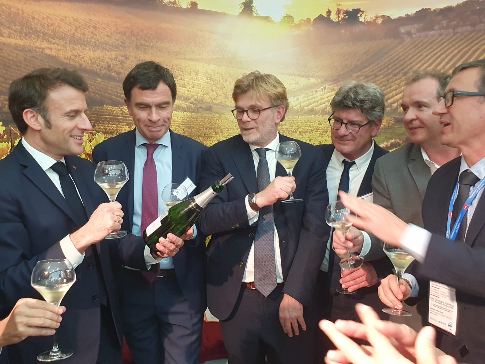 Lire la suite à propos de l’article Emmanuel Macron en soutien à la filière viticole