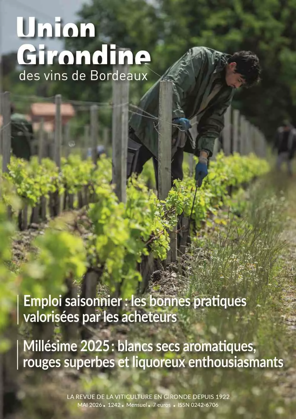 la couverture du magazine union girondine du mois de mai présentant un saisonnier dans les vignes