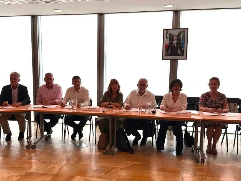 les membres présents lors du comité de pilotage de la foncière d'avenir