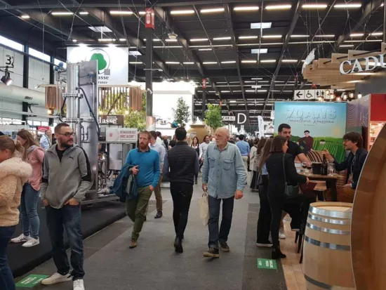visiteurs professionnels dans les allées du salon vinitech-sifel à Bordeaux